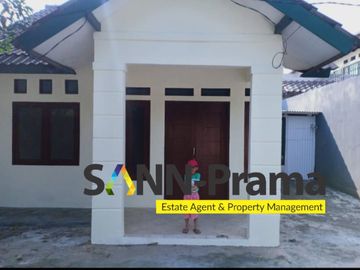 Rumah second minimalis tanah luas 400 jt di mampang depok