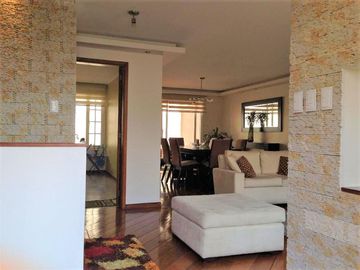 Linda casa de venta 3 dormitorios, Conjunto Privado, Nayón