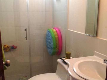 Linda casa de venta 3 dormitorios, Conjunto Privado, Nayón