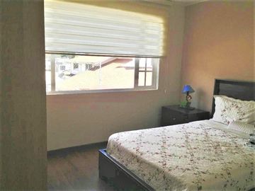Linda casa de venta 3 dormitorios, Conjunto Privado, Nayón