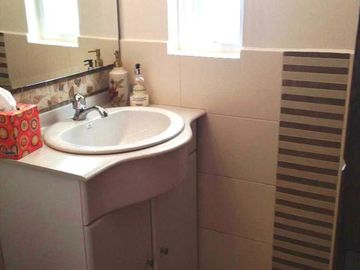 Linda casa de venta 3 dormitorios, Conjunto Privado, Nayón