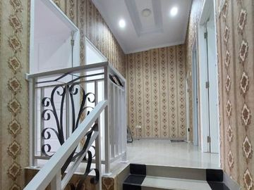 Rumah minimalis cantik 2 lt di Tanah Baru Depok 1 M an