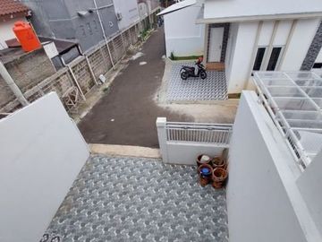 Rumah minimalis cantik 2 lt di Tanah Baru Depok 1 M an