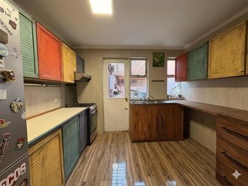 Oportunidad en La Dehesa: casa con amplio jardín