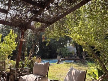 Oportunidad en La Dehesa: casa con amplio jardín