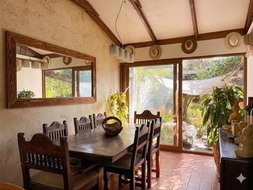 Oportunidad en La Dehesa: casa con amplio jardín