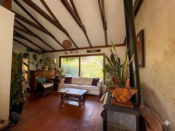 Oportunidad en La Dehesa: casa con amplio jardín