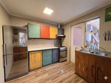 Oportunidad en La Dehesa: casa con amplio jardín