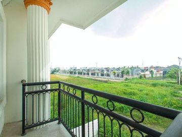 HUNIAN KONSEP CLASSICAL HOME 2 LANTAI,DEKAT PINTU TOL BUAHBATU