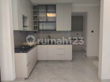 Dijual Rumah Boulevard Puspita Loka BSD Full Renovasi