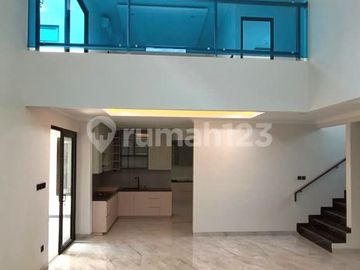 Dijual Rumah Boulevard Puspita Loka BSD Full Renovasi
