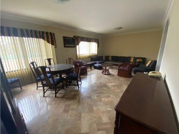LOS OLIVOS. Av Leopoldo Carrera edificio en corredor comercial
