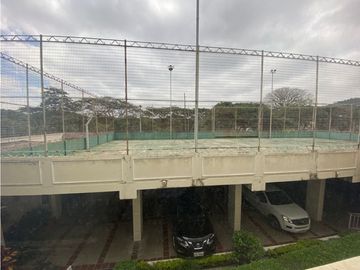 LOS OLIVOS. Av Leopoldo Carrera edificio en corredor comercial