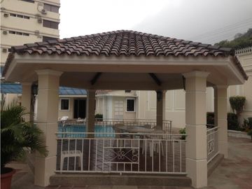 LOS OLIVOS. Av Leopoldo Carrera edificio en corredor comercial