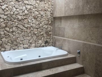 Hermosa Casa en Venta en Priv. Manantiales de Cocoyoles Mérida, Yucatán