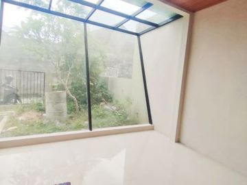 Rumah Baru Cluster Modern Kawasan Exclusive Nologaten Utara AMPLAZ