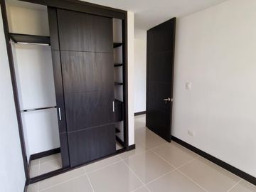 apartamento en venta en las mercedes. Cod V16122