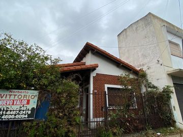 CHALET 3 AMBIENTES MORON SUR