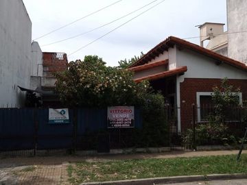 CHALET 3 AMBIENTES MORON SUR