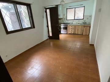 CHALET 3 AMBIENTES MORON SUR