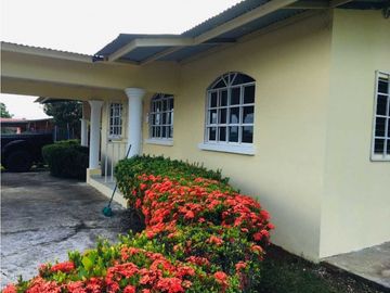 VENDO CASA DE SEGUNDA BIEN UBICADA EN DAVID
