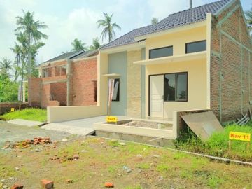 Rumah dekat SMPN 34 Tlogomulyo. Murah dan strategis