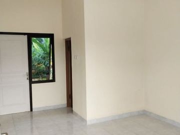 Rumah dekat SMPN 34 Tlogomulyo. Murah dan strategis