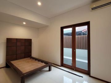Rumah Exclusive, Lengkap dg Swimming pool di Maleo Bintaro | GB-6569