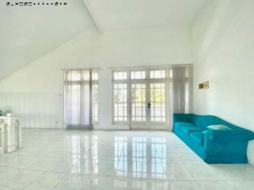 Rumah PUTAT INDAH TENGAH siap huni HOOK MEWAH