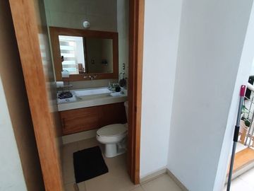 Se Vende Casa en Claustros de las Misiones, Centro Sur de 3 Niveles, Ubicadísima