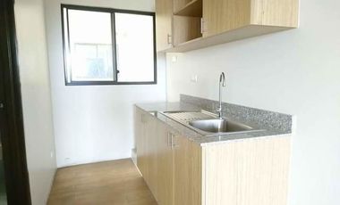2 BR condo with balcony near Eastwood katipunan Cubao LRT Santolan Pasig City