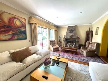 Casa en venta de 5 dorm. en Las Condes