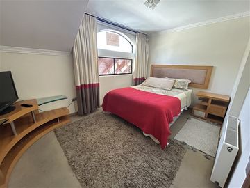Casa en venta de 5 dorm. en Las Condes