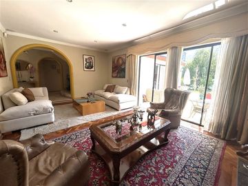 Casa en venta de 5 dorm. en Las Condes