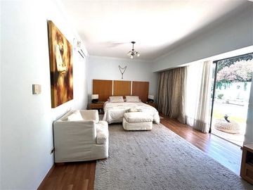 Casa en venta de 5 dorm. en Las Condes