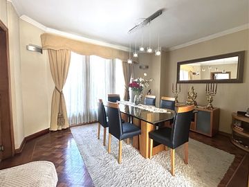 Casa en venta de 5 dorm. en Las Condes