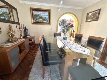 Casa en venta de 5 dorm. en Las Condes