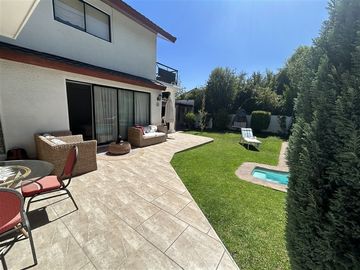 Casa en venta de 5 dorm. en Las Condes