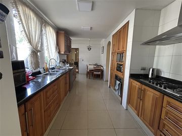 Casa en venta de 5 dorm. en Las Condes