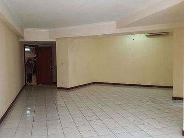 SEWA Murah banget Apartemen Taman Anggrek Residence 3Bed unfurnish lt 30