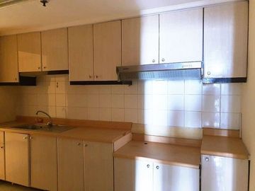SEWA Murah banget Apartemen Taman Anggrek Residence 3Bed unfurnish lt 30