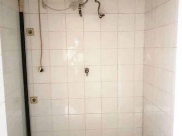 SEWA Murah banget Apartemen Taman Anggrek Residence 3Bed unfurnish lt 30