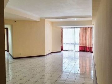 SEWA Murah banget Apartemen Taman Anggrek Residence 3Bed unfurnish lt 30
