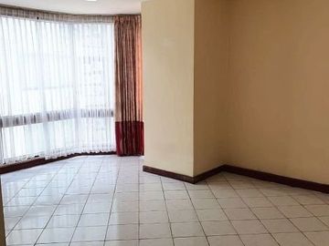 SEWA Murah banget Apartemen Taman Anggrek Residence 3Bed unfurnish lt 30