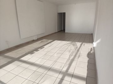 Rento local en Arturo B de La Garza, San Nicolas de los Garza, Nuevo Leon