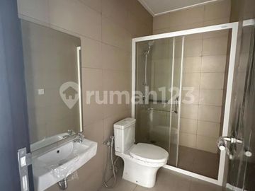 Disewa Murah Rumah Pik 2 Bagus 4 Kamar Tidur Pantai Indah Kapuk 2