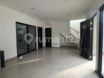 Disewa Murah Rumah Pik 2 Bagus 4 Kamar Tidur Pantai Indah Kapuk 2