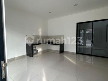 Disewa Murah Rumah Pik 2 Bagus 4 Kamar Tidur Pantai Indah Kapuk 2
