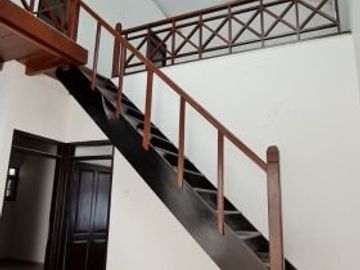 DIJUAL RUMAH MEGAH TEPI JL VETERAN KOTA JOGJA COCOK UTK HOMESTAY, GUEST HOUSE