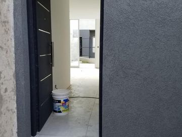 MUY LINDOS TRIPLEX CON JARDIN Y COCHERA - A ESTRENAR